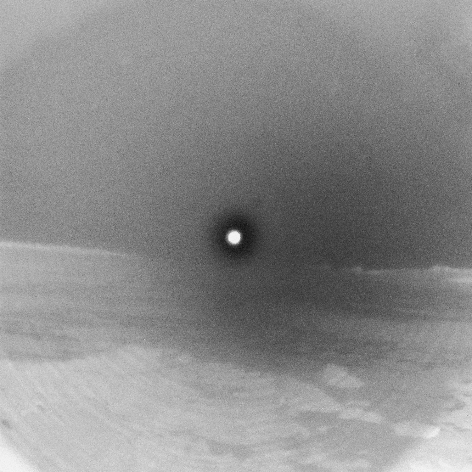 Figure 1 : Traianos Pakoufiakis, <em>WhiteOut</em>, 2025. Photographie. Room40 RM4100